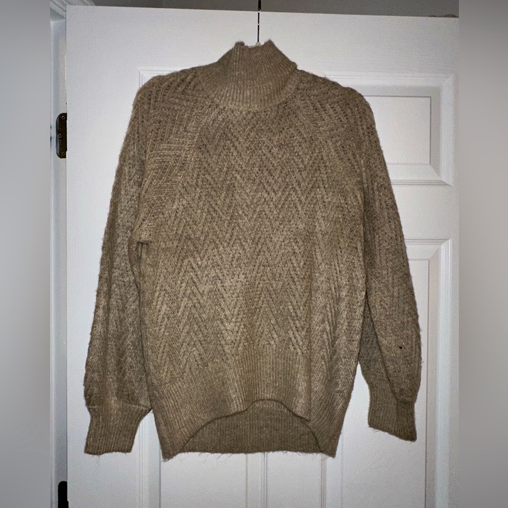 NWT Oversized Knit Turtleneck Sweater Small/Medium Almond Color